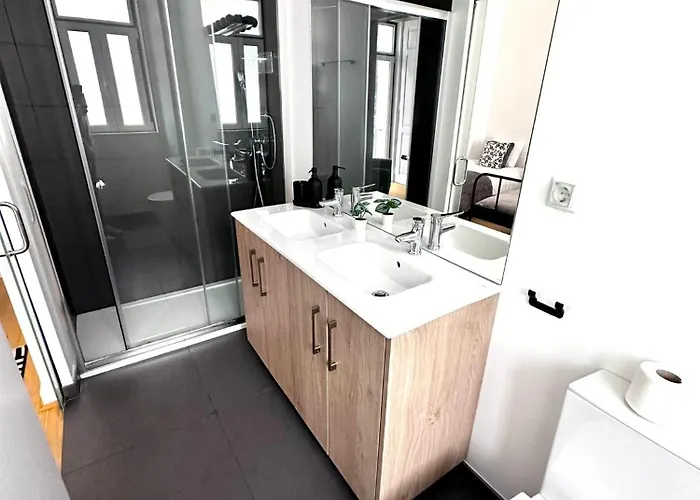 The Cordeiro House - No 76 - 2e - & *